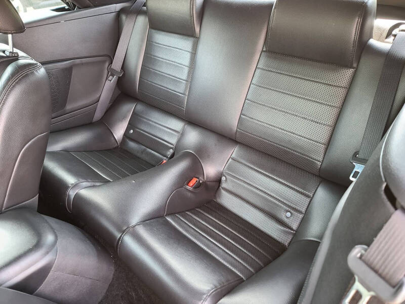 2005 Ford Mustang GT Premium