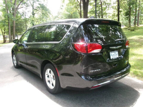 2017 Chrysler Pacifica Hybrid Touring Plus