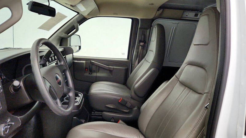 2025 GMC Savana 3500