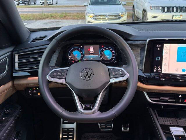 2026 Volkswagen Atlas Cross Sport SEL R-Line Black 4Motion