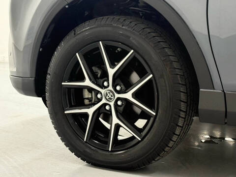 2017 Toyota RAV4 Hybrid SE