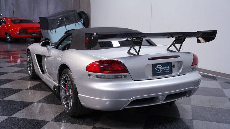 2005 Dodge Viper SRT-10