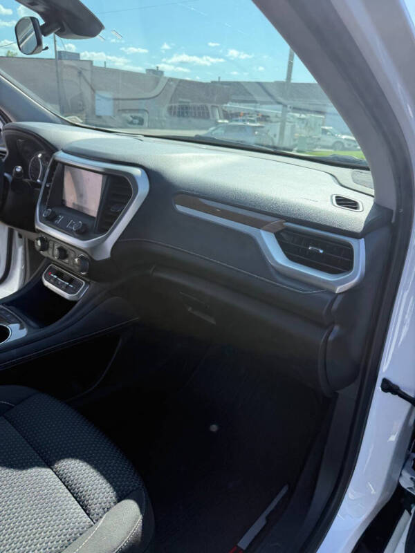 2023 GMC Acadia SLE