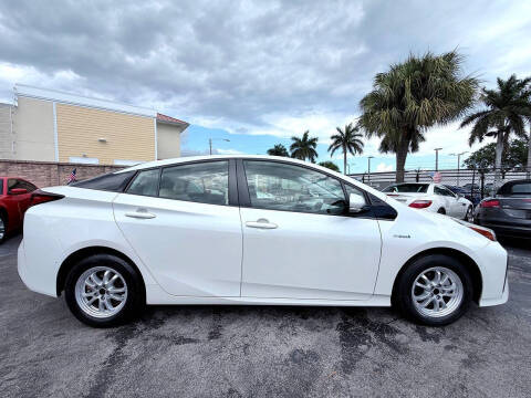 2020 Toyota Prius LE