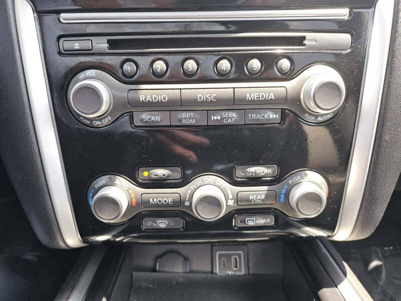 2019 Nissan Pathfinder SV