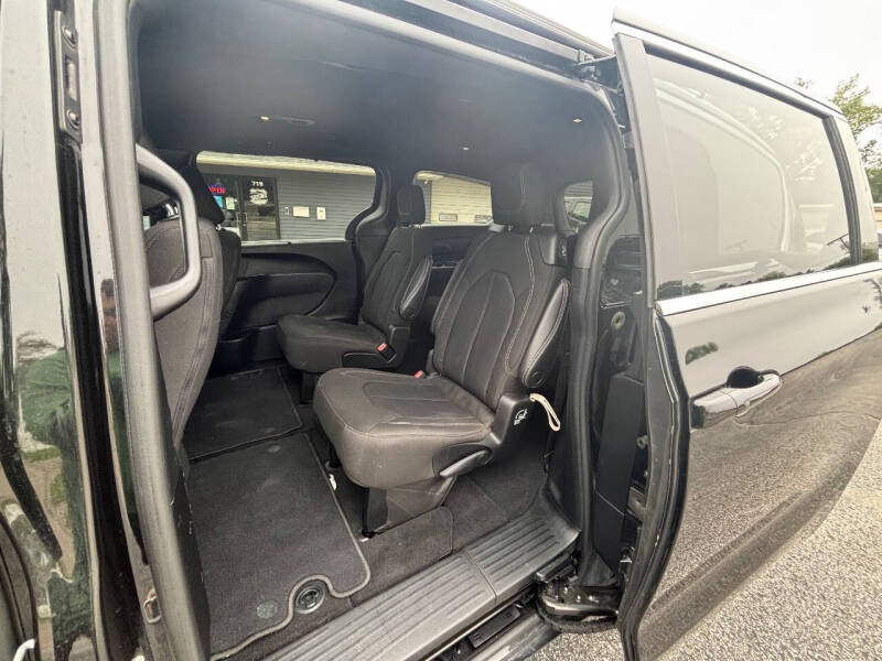 2022 Chrysler Pacifica Touring