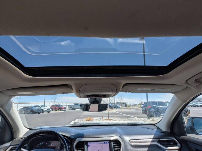 2022 GMC Acadia Denali