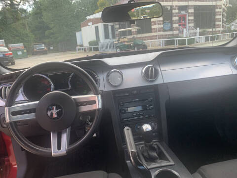 2005 Ford Mustang V6 Deluxe