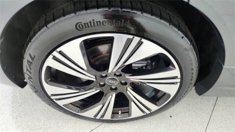 2024 Audi Q8 Sportback e-tron quattro Prestige S line