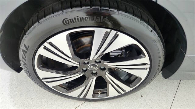 2024 Audi Q8 Sportback e-tron quattro Prestige S line