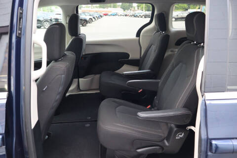 2020 Chrysler Voyager LX