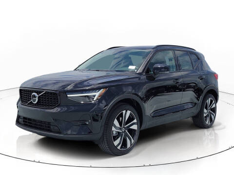 2026 Volvo XC40 B5 Plus