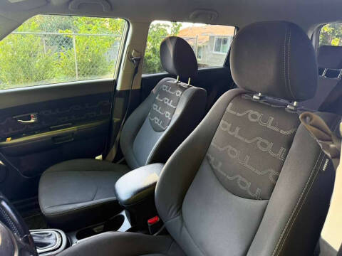 2013 Kia Soul +