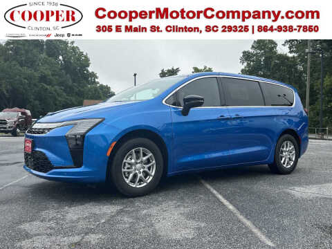 2027 Chrysler Pacifica Select