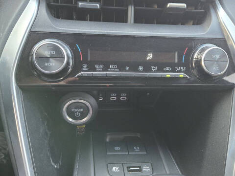 2023 Toyota Venza LE