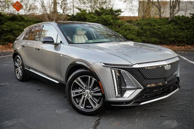 2024 Cadillac LYRIQ Luxury 1