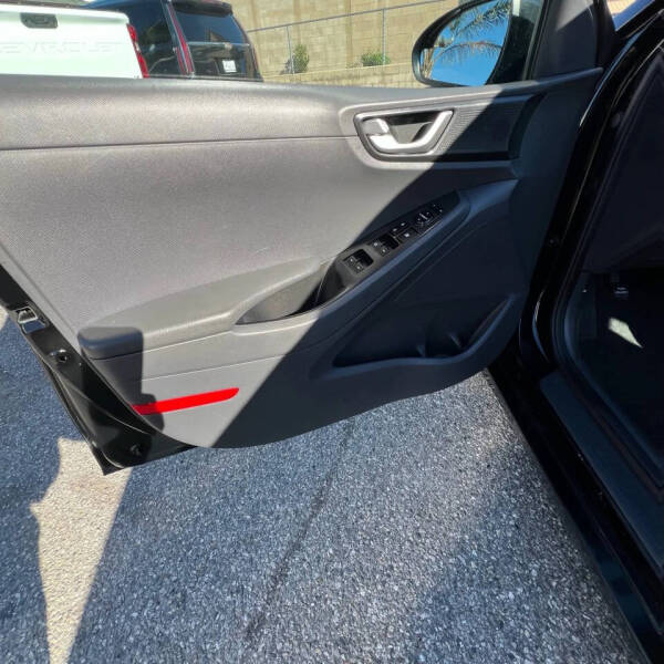 2017 Hyundai Ioniq Hybrid Blue