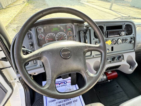 2018 Freightliner M2 106