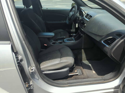 2013 Dodge Avenger SE