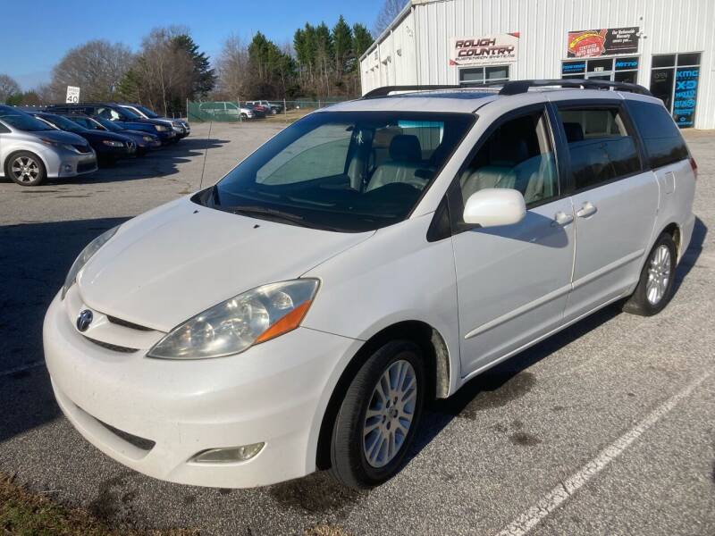 2008 Toyota Sienna for sale at UpCountry Motors in Taylors SC