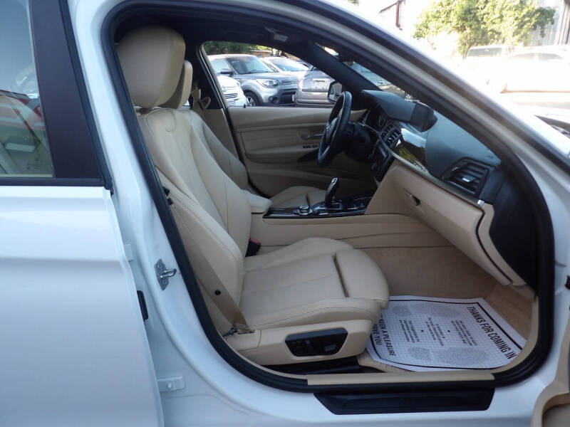2013 BMW 3 Series 320i