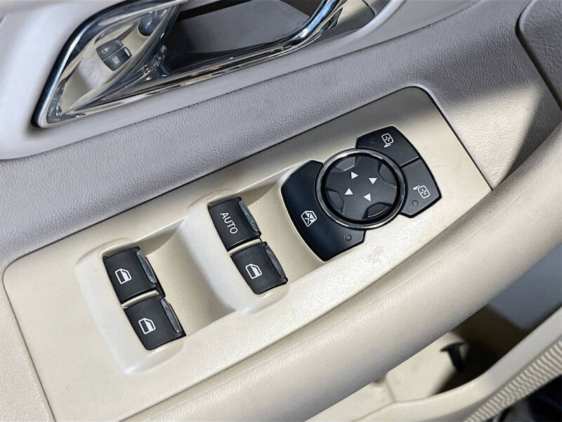 2018 Ford Taurus SEL