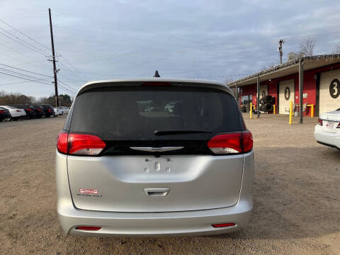 2023 Chrysler Voyager LX
