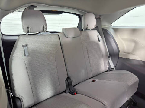 2021 Toyota Sienna LE 8-Passenger