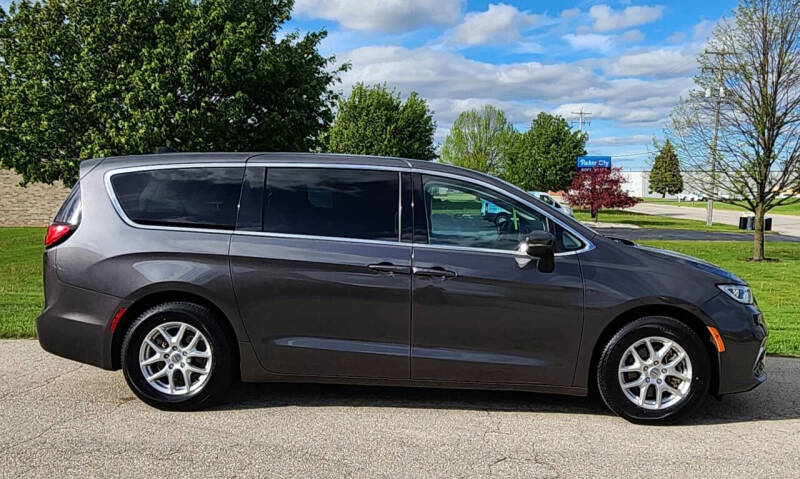 2023 Chrysler Pacifica Touring L