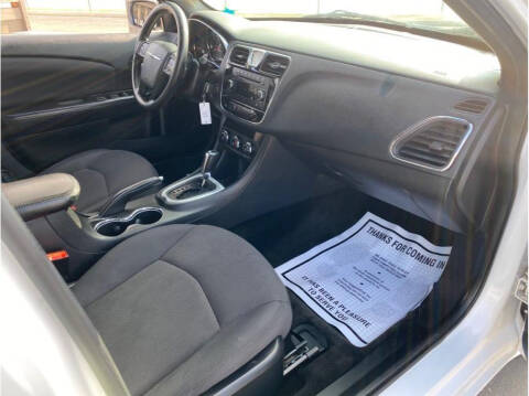 2012 Chrysler 200 LX