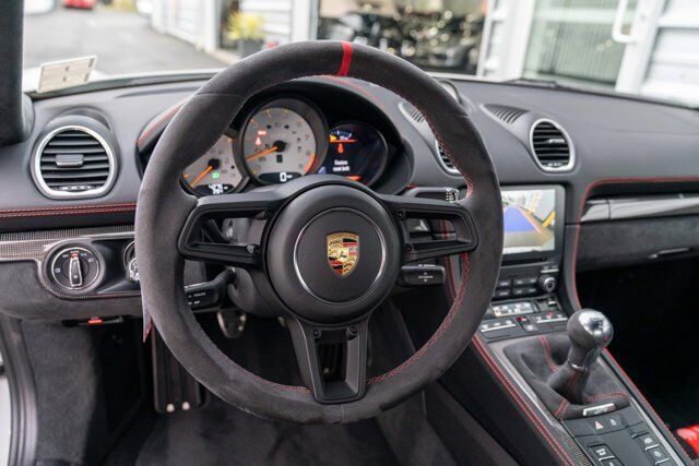 2021 Porsche 718 Cayman 16
