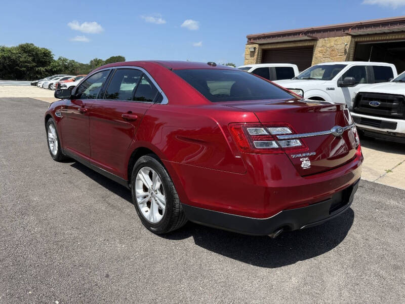 2017 Ford Taurus SEL