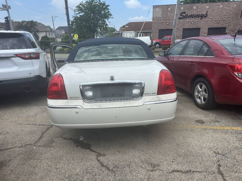 2004 Lincoln Town Car Ultimate