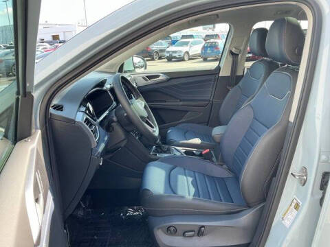 2025 Volkswagen Taos SEL 4Motion