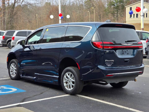 2023 Chrysler Pacifica Touring L