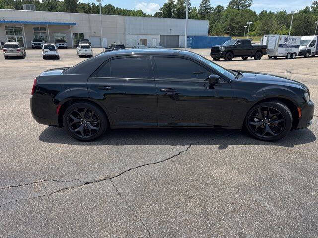 2021 Chrysler 300