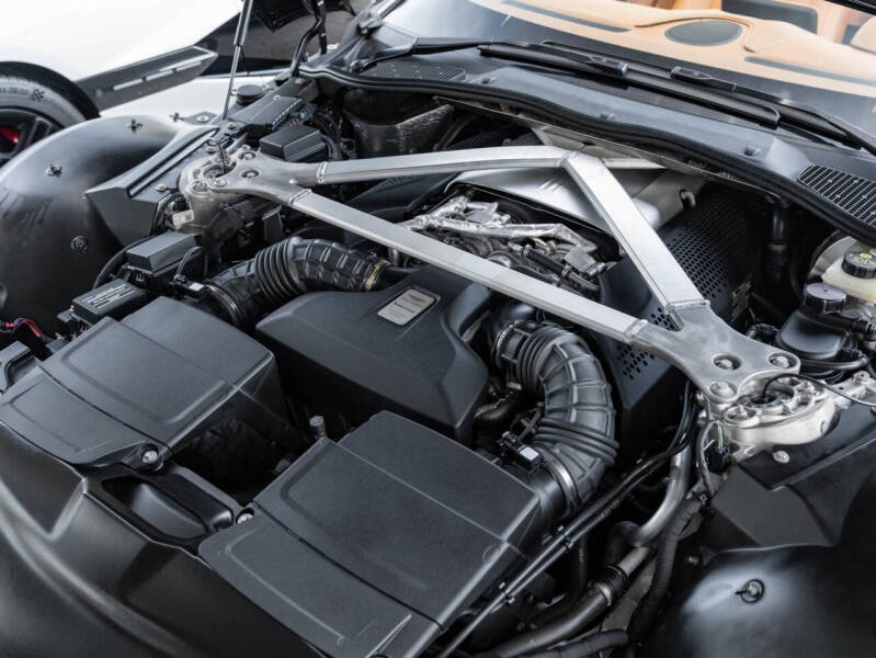 2021 Aston Martin Vantage