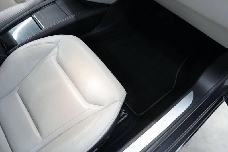 2015 Tesla Model S
