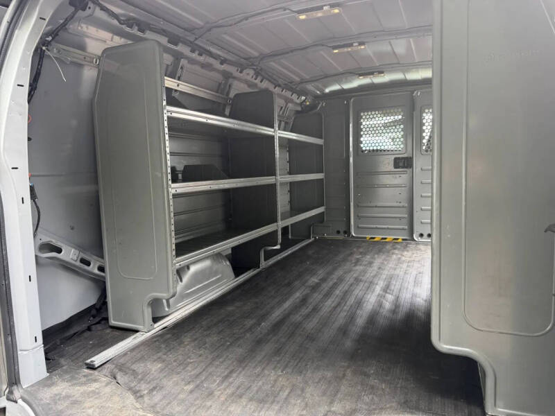 2023 GMC Savana 2500