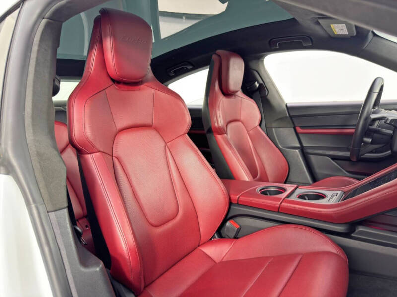 2020 Porsche Taycan Turbo