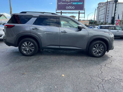 2024 Nissan Pathfinder SV