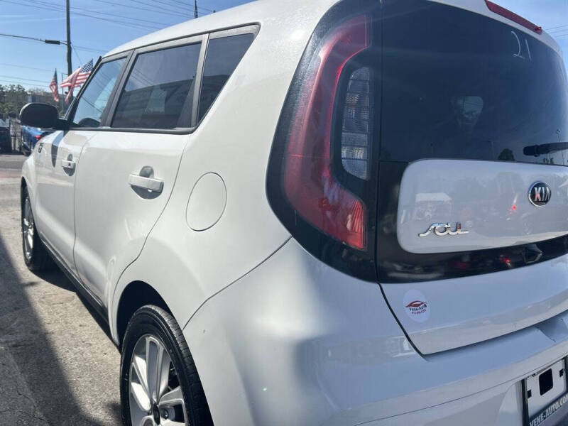 2019 Kia Soul +