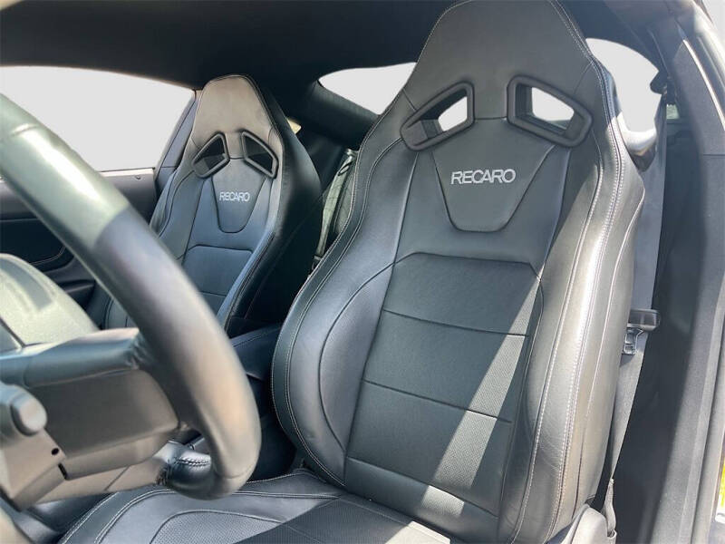 2022 Ford Mustang Mach 1