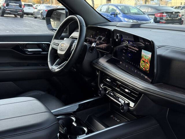 2025 Chevrolet Suburban LT