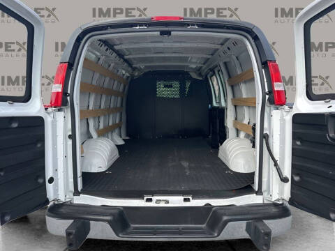 2023 GMC Savana 2500