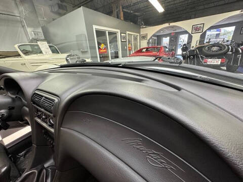 2002 Ford Mustang GT Deluxe