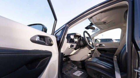 2022 Chrysler Pacifica Touring L