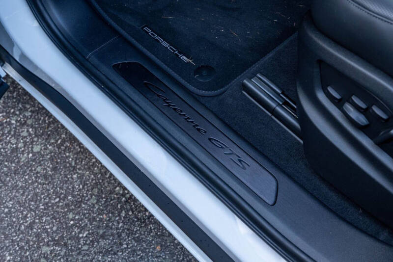 2025 Porsche Cayenne GTS
