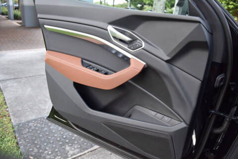 2022 Audi e-tron quattro Premium