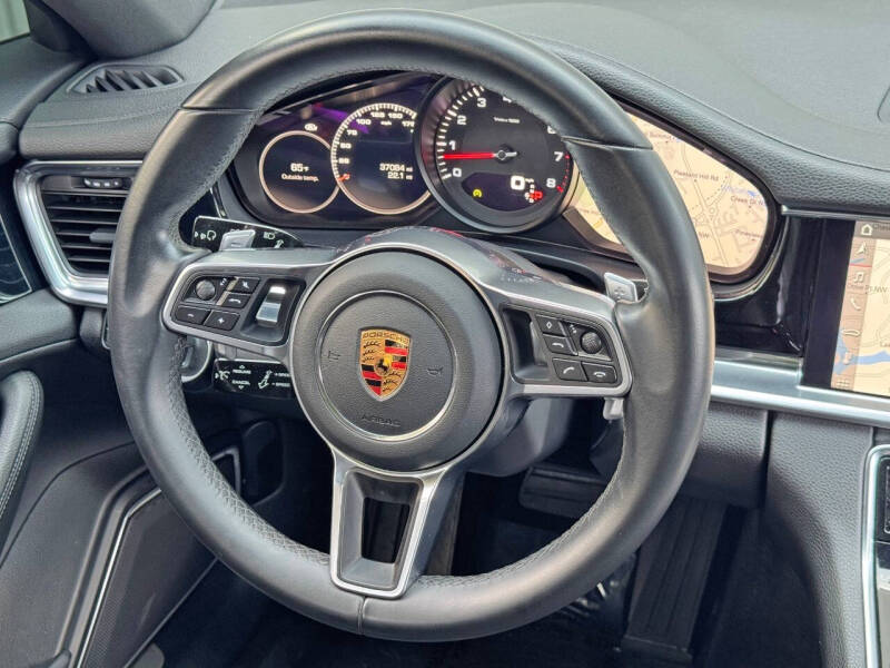 2018 Porsche Panamera 4